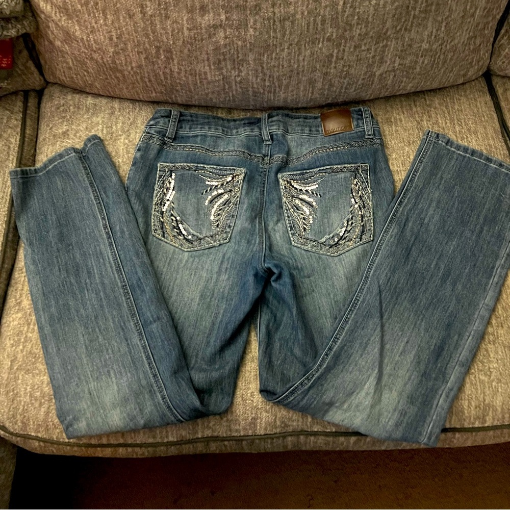 Maurice’s Bootcut Size 8 Short